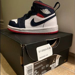 Toddler Jordan 1’s size 5C
